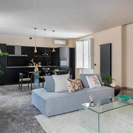 Palazzo Valguarnera - & Luxury Apartament *